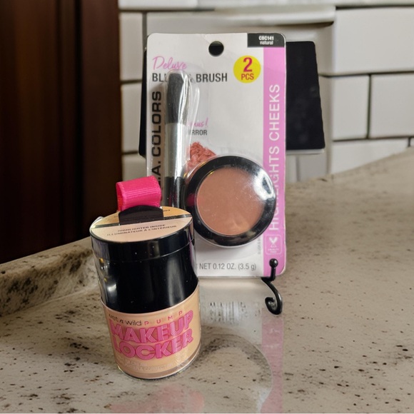 3 in 1 BB Cream/ Deluxe Blush & Brush - Picture 15 of 15